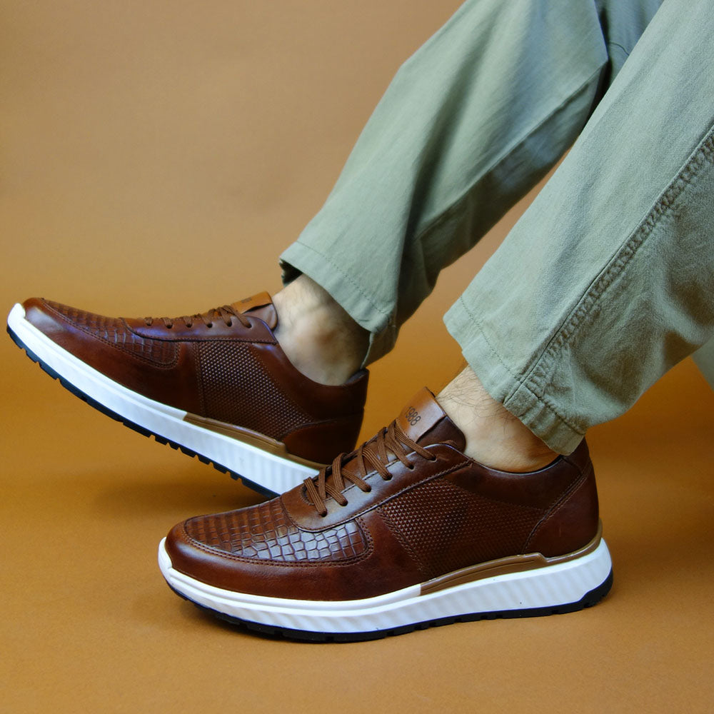 SNEAKER GRABADO CAOBA