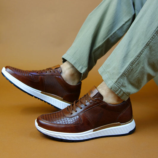 SNEAKER GRABADO CAOBA